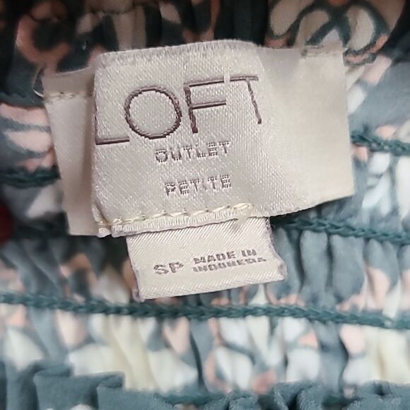 Loft Petite Gray Floral Smocked Babydoll Puff Short Sleeves Mini Dress Cute SP - Picture 5 of 10